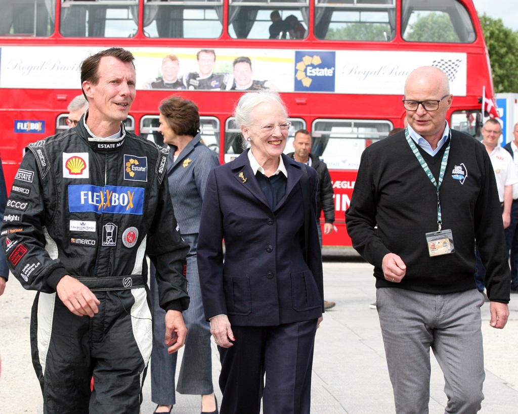 HM Dronning Margrethe besøgte HK Prins Joachim i hans team telt.
(Foto: Motorsporten.dk)